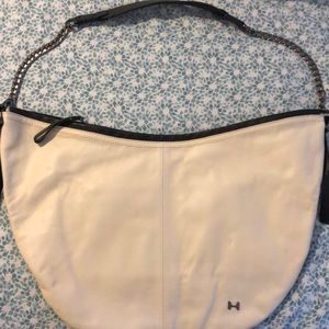 Hobo shape shoulder strap bag